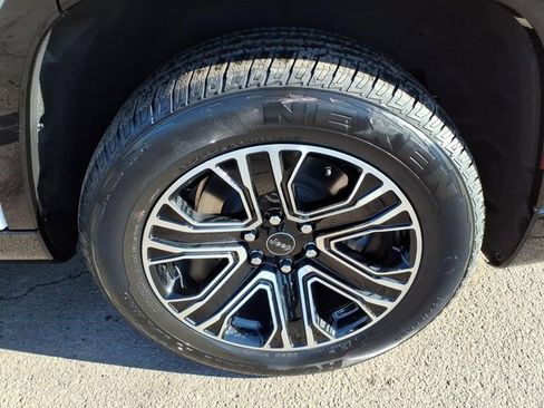 New 2026 Jeep Grand Wagoneer 4WD image 4