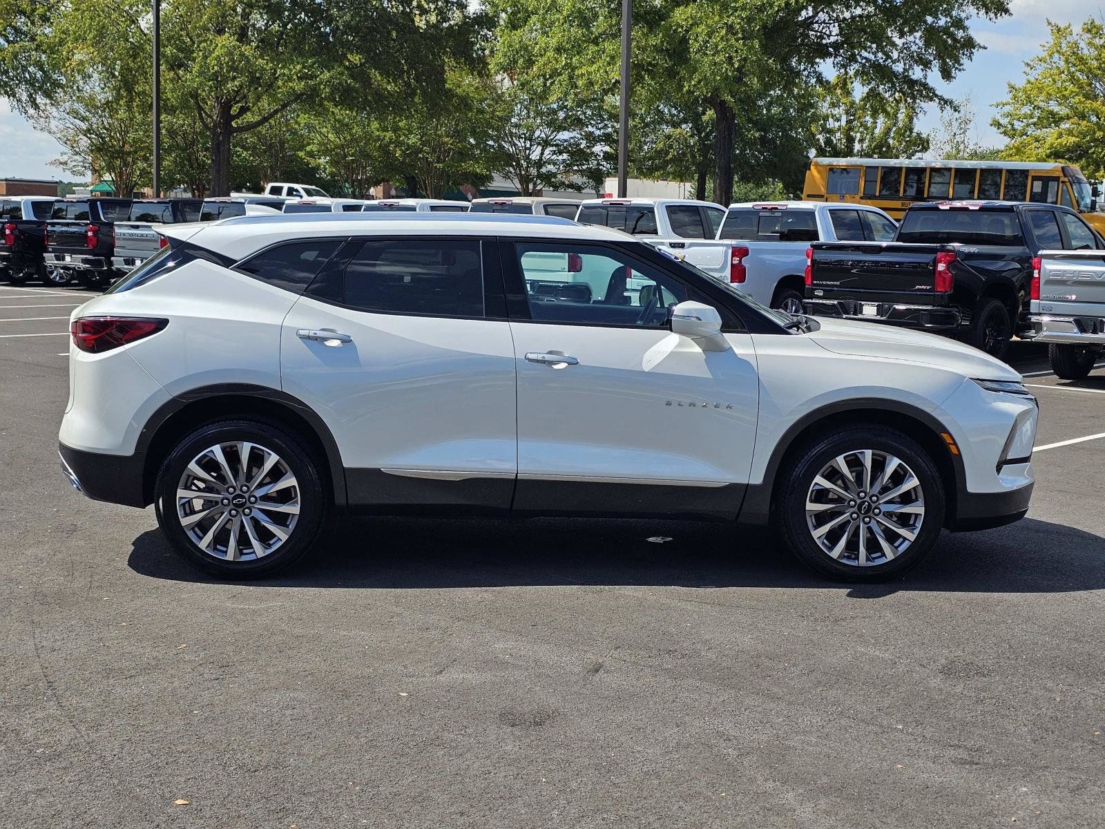 Used 2023 Chevrolet Blazer Premier FWD image 8