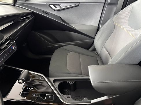 Used 2023 Kia Niro LX image 19