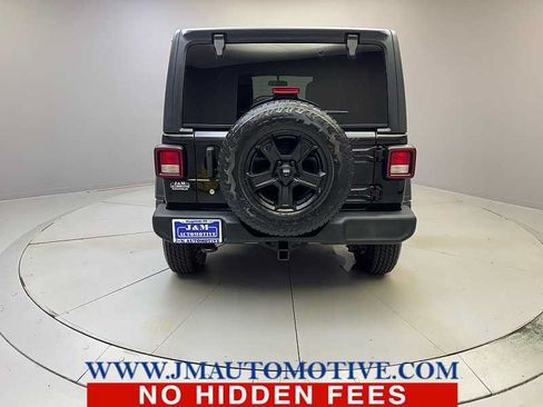 Used 2018 Jeep Wrangler Unlimited Sport S AWD/4WD image 4