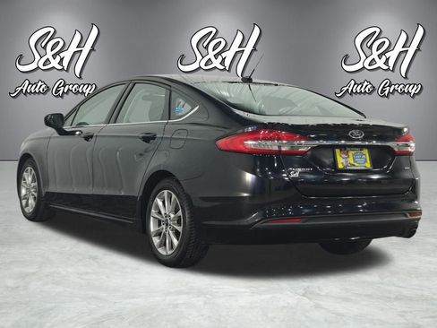 Used 2017 Ford Fusion SE image 23