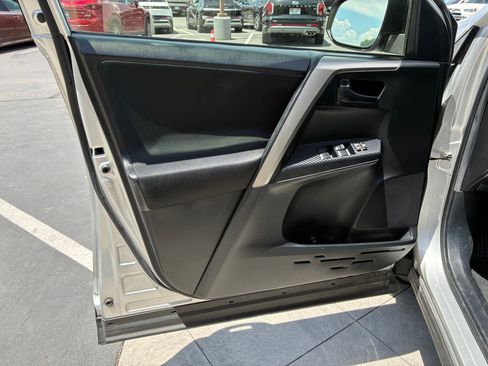 Used 2015 Toyota RAV4 LE FWD image 13