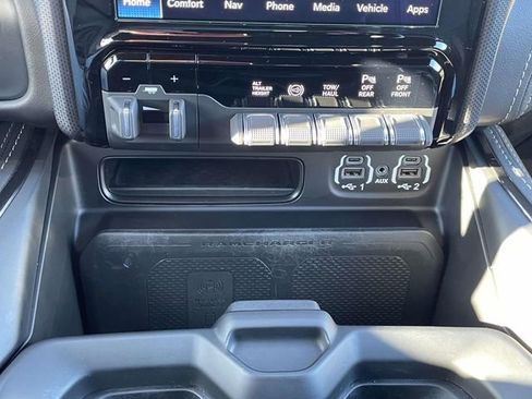 Used 2022 RAM 2500 Limited image 24