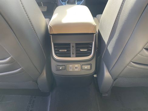 Used 2024 Subaru Outback Limited image 22