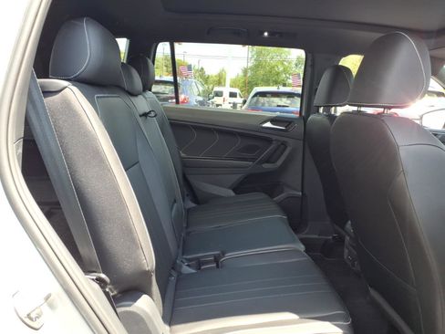Certified 2023 Volkswagen Tiguan SE R-Line FWD image 12