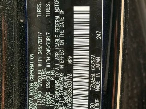 Used 2025 Toyota 4Runner SR5 AWD/4WD image 20