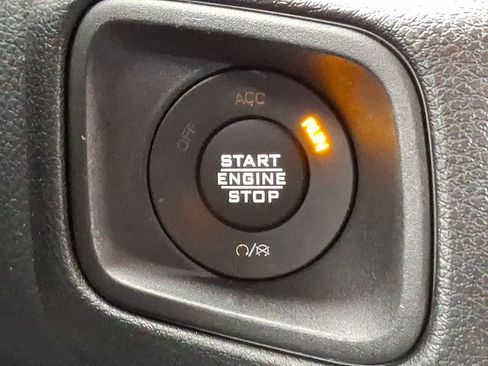 Certified 2025 Jeep Wrangler Willys image 27