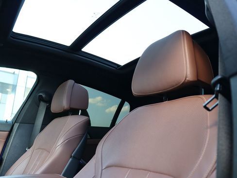 Used 2020 BMW X6 M50i image 11