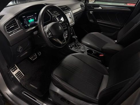 Used 2022 Volkswagen Tiguan SE R-Line image 19