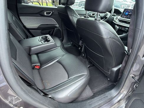 Used 2024 Jeep Compass Latitude AWD/4WD image 20