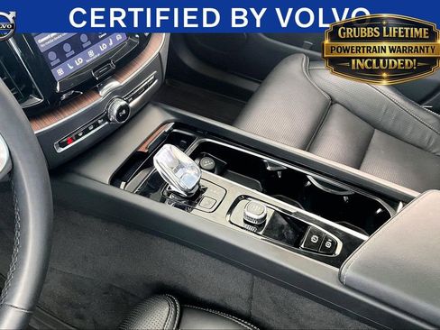 Certified 2023 Volvo XC60 B5 Ultimate w/ Protection Package Premier FWD image 18