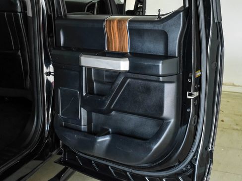 Used 2017 Ford F150 Lariat RWD image 39