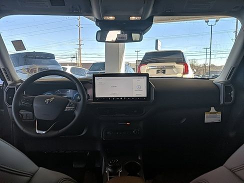 Used 2025 Ford Bronco Sport Outer Banks image 14