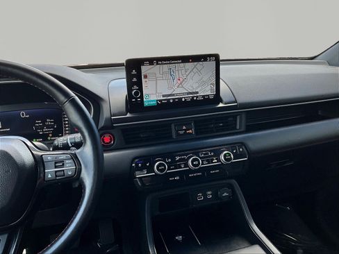 Used 2025 Honda Pilot Black Edition image 9