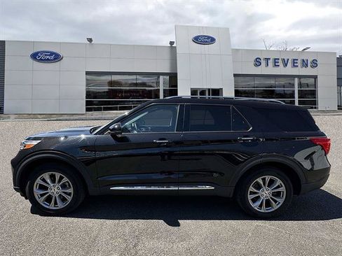Certified 2023 Ford Explorer Limited w/ Limited Technology Package AWD/4WD image 3