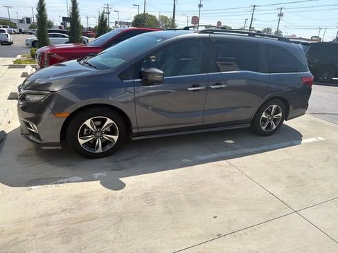 Used 2018 Honda Odyssey Touring image 13