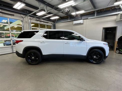Used 2018 Chevrolet Traverse LS AWD/4WD image 6