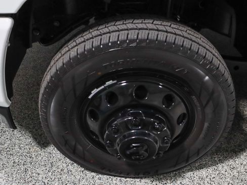 Used 2023 RAM 3500 Laramie AWD/4WD image 11