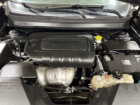 Used 2020 Jeep Cherokee Latitude Plus image 24