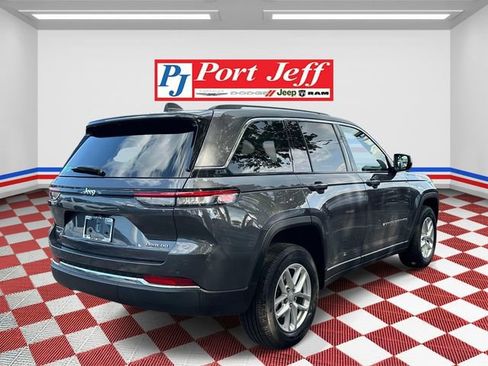 Used 2023 Jeep Grand Cherokee Laredo X AWD/4WD image 4