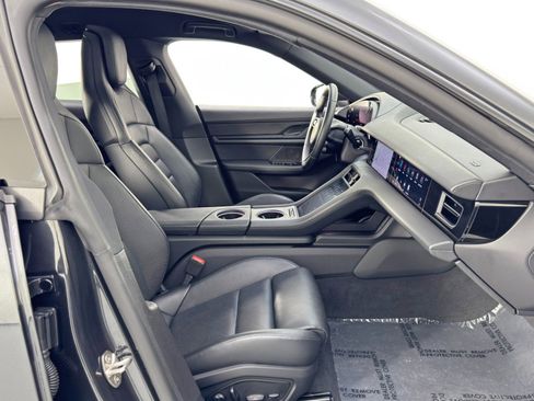 Used 2023 Porsche Taycan 4S w/ Technology Package image 16