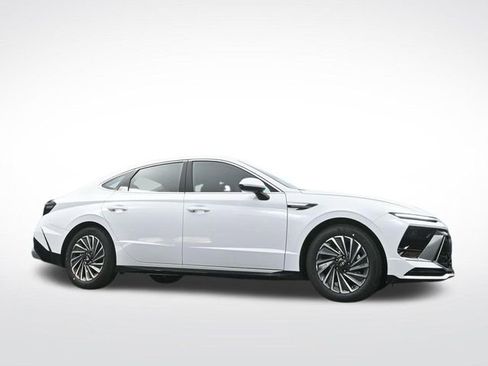 Used 2025 Hyundai Sonata SEL FWD image 35