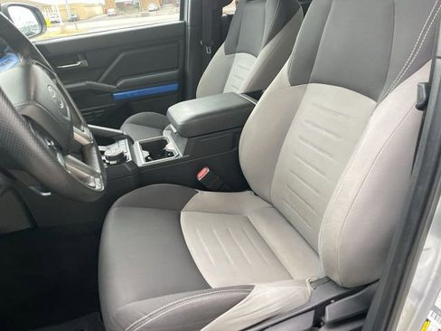 Used 2024 Toyota Tacoma TRD Off-Road image 11