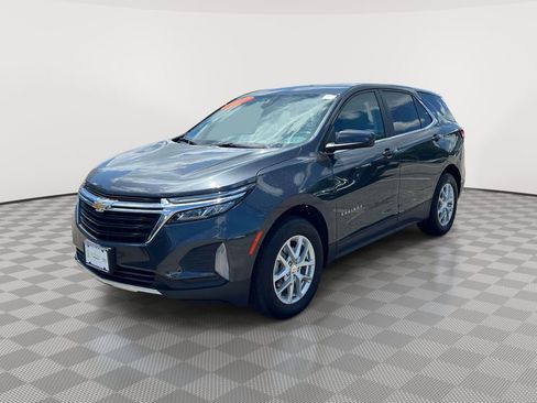 Used 2023 Chevrolet Traverse LT AWD/4WD image 3