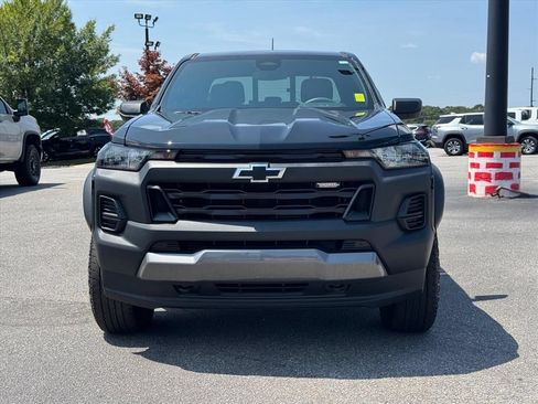 Used 2024 Chevrolet Colorado Trail Boss AWD/4WD image 8