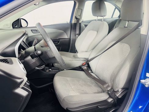 Used 2018 Chevrolet Sonic LS FWD image 6