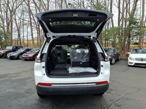 New 2026 Jeep Grand Cherokee L Limited AWD/4WD image 9