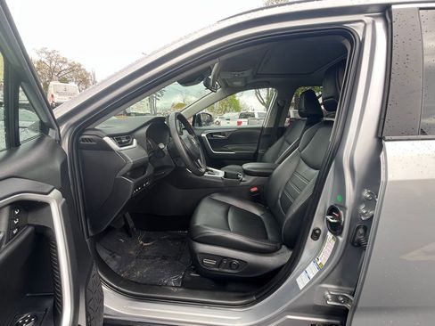 Used 2022 Toyota RAV4 XLE Premium AWD/4WD image 29