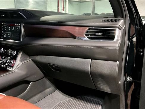 Used 2024 GMC Yukon Denali Ultimate AWD/4WD image 16