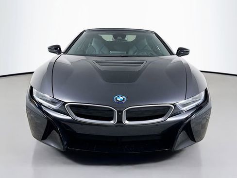 Used 2019 BMW i8 Base image 2