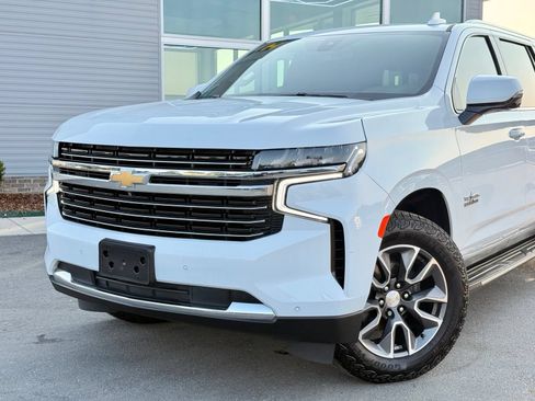 Used 2021 Chevrolet Suburban LT w/ LT Signature Package RWD image 4