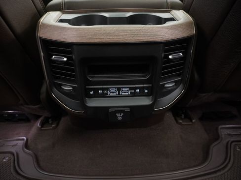 Used 2025 RAM 1500 Limited AWD/4WD image 33