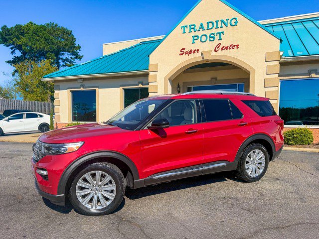 Used 2020 Ford Explorer Limited w/ Class III Trailer Tow Package AWD/4WD image 3