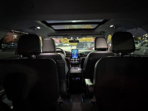 Used 2022 Ford Explorer Limited w/ Limited Technology Package image 15