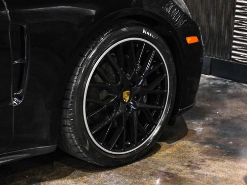 Used 2018 Porsche Panamera 4 image 53
