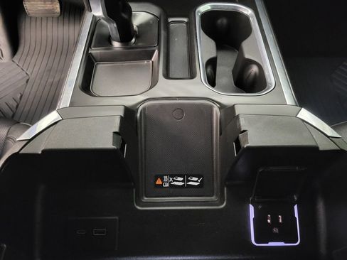 Used 2024 Chevrolet Silverado 1500 LTZ w/ Z71 Off-Road Package image 8