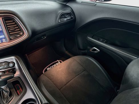 Used 2017 Dodge Challenger R/T Scat Pack RWD image 32