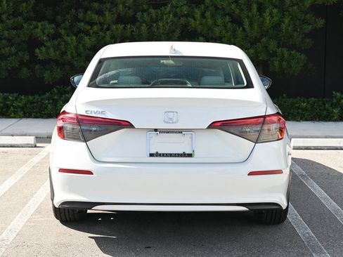 Used 2022 Honda Civic EX image 5