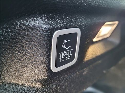 Used 2024 Jeep Grand Cherokee L Altitude image 30