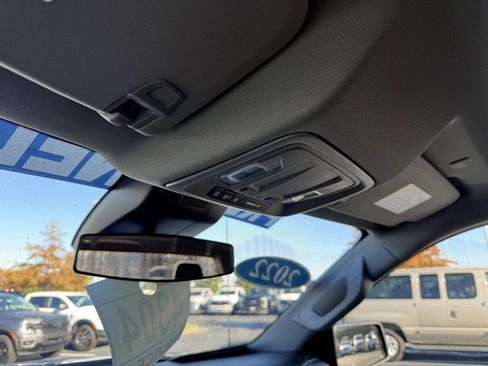 Used 2022 Chevrolet Silverado 1500 Custom image 20