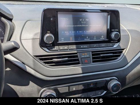 Used 2024 Nissan Altima 2.5 S FWD image 25