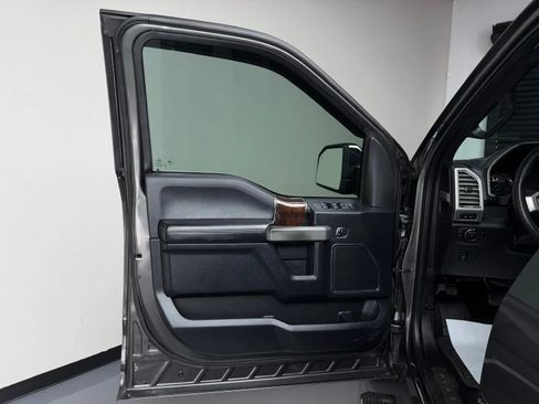 Used 2015 Ford F150 Platinum w/ Equipment Group 701A Luxury AWD/4WD image 24