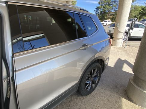 Used 2023 Volkswagen Tiguan SE w/ Panoramic Sunroof Package FWD image 49