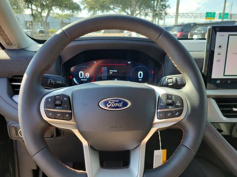 New 2026 Ford Explorer Active w/ Active Comfort Package image 11