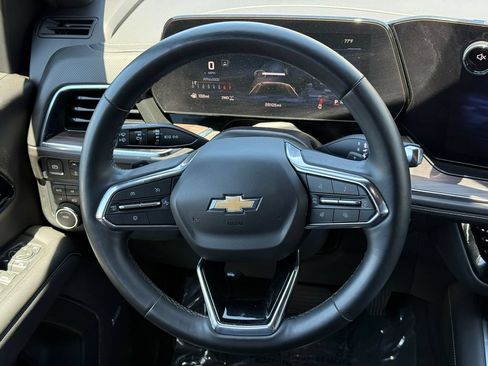 Used 2025 Chevrolet Tahoe Premier AWD/4WD image 20