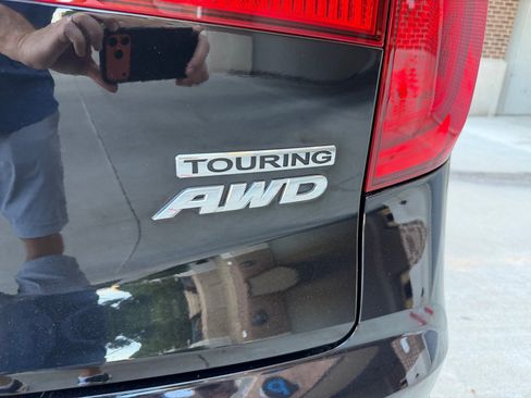 Used 2017 Honda Pilot Touring image 9